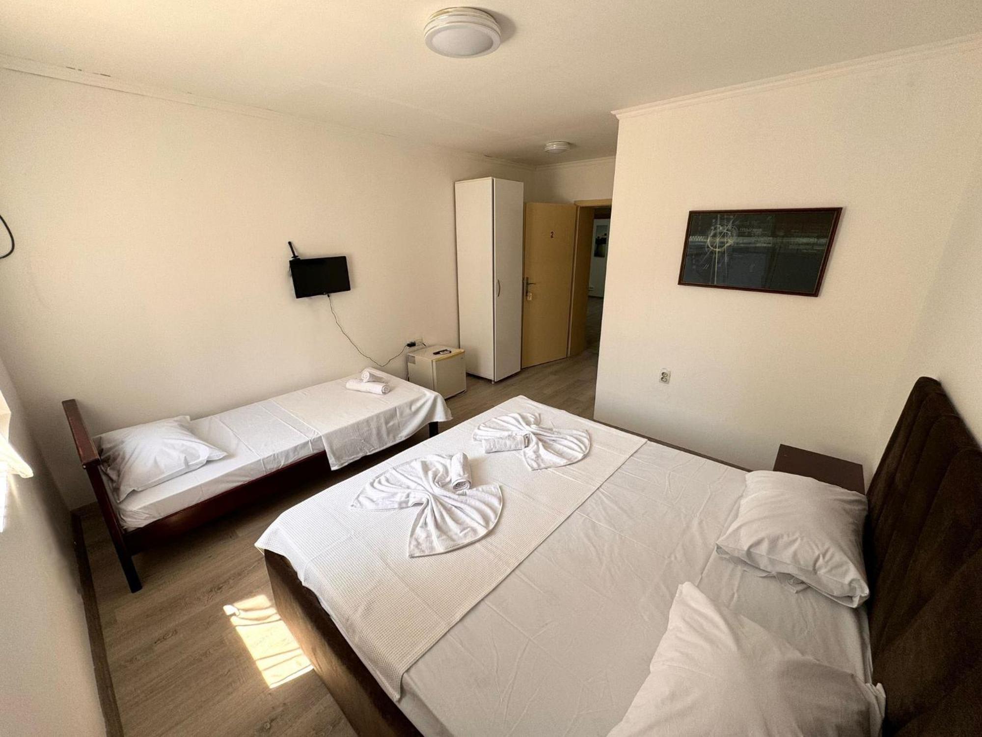 Hotel Istanbul Skopje Buitenkant foto