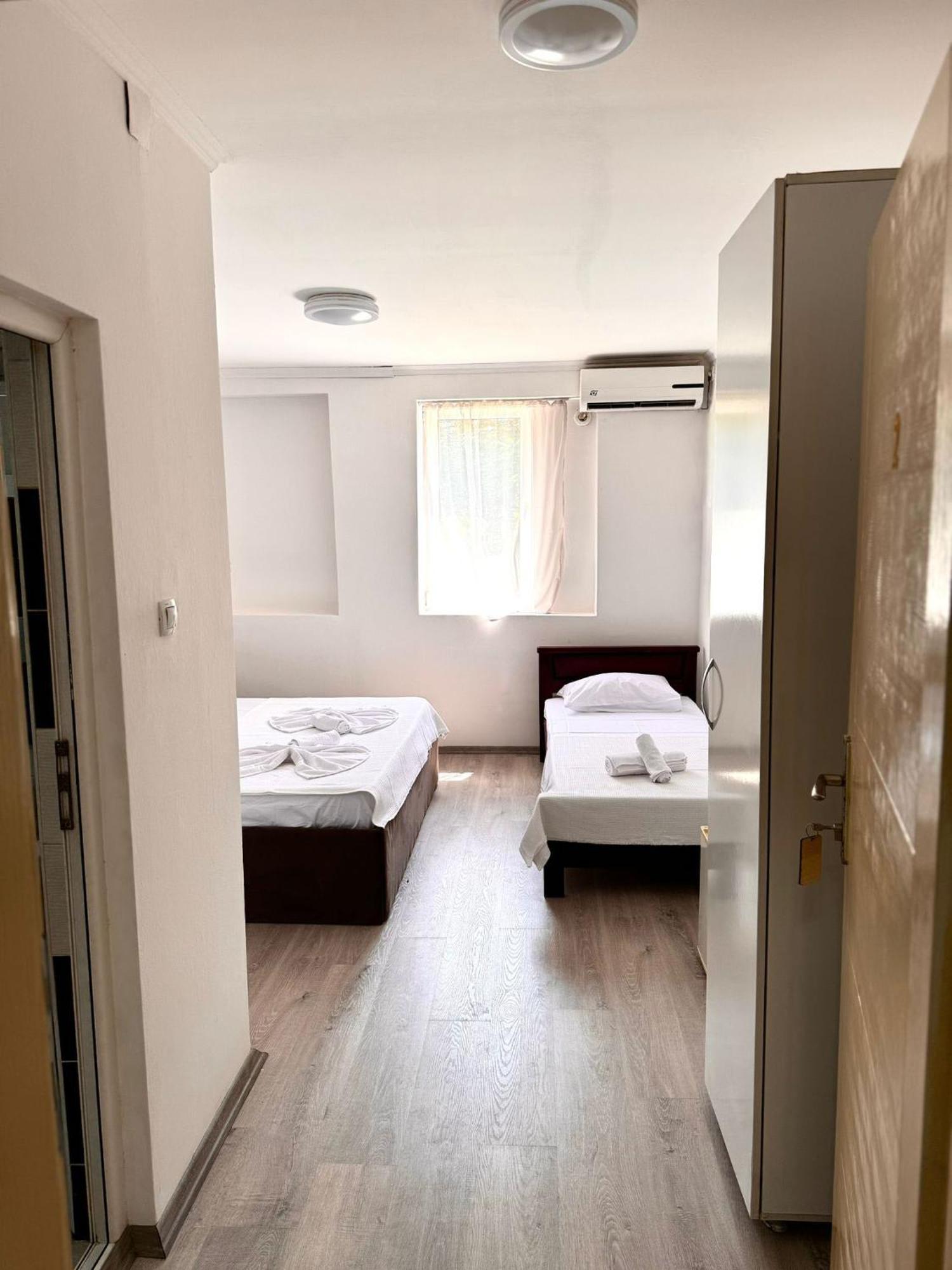Hotel Istanbul Skopje Buitenkant foto